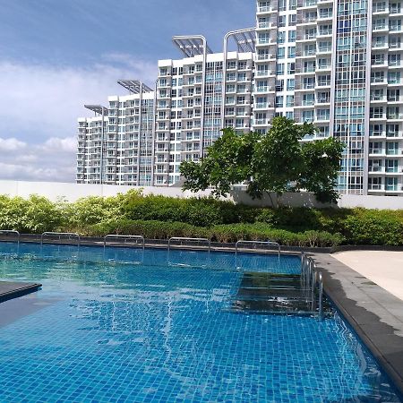 세부 Mactan Newtown With Sun Set And Garden View 아파트 호텔 외부 사진