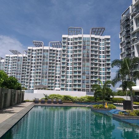 세부 Mactan Newtown With Sun Set And Garden View 아파트 호텔 외부 사진