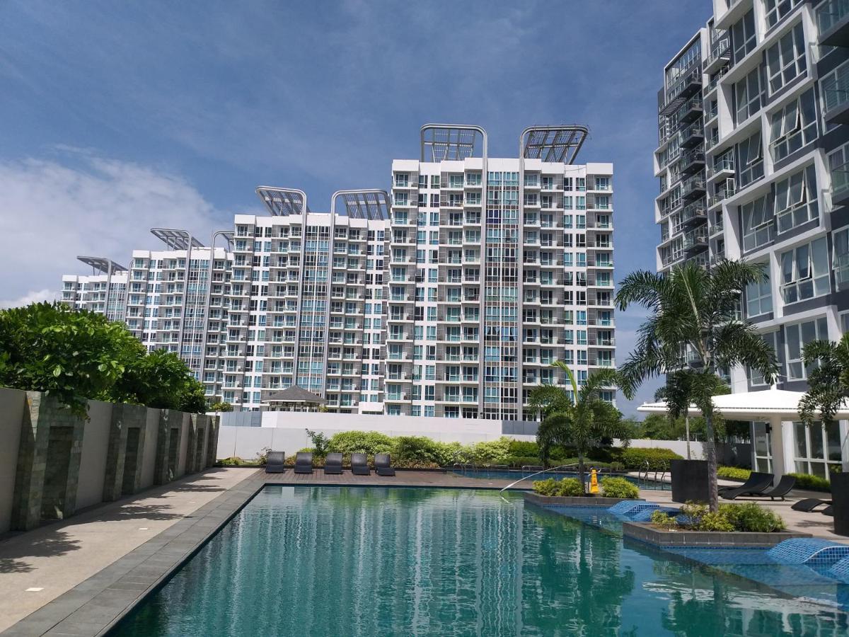 세부 Mactan Newtown With Sun Set And Garden View 아파트 호텔 외부 사진