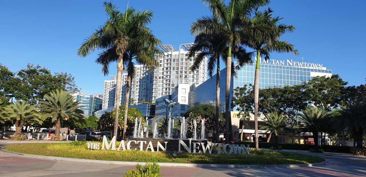 세부 Mactan Newtown With Sun Set And Garden View 아파트 호텔 외부 사진